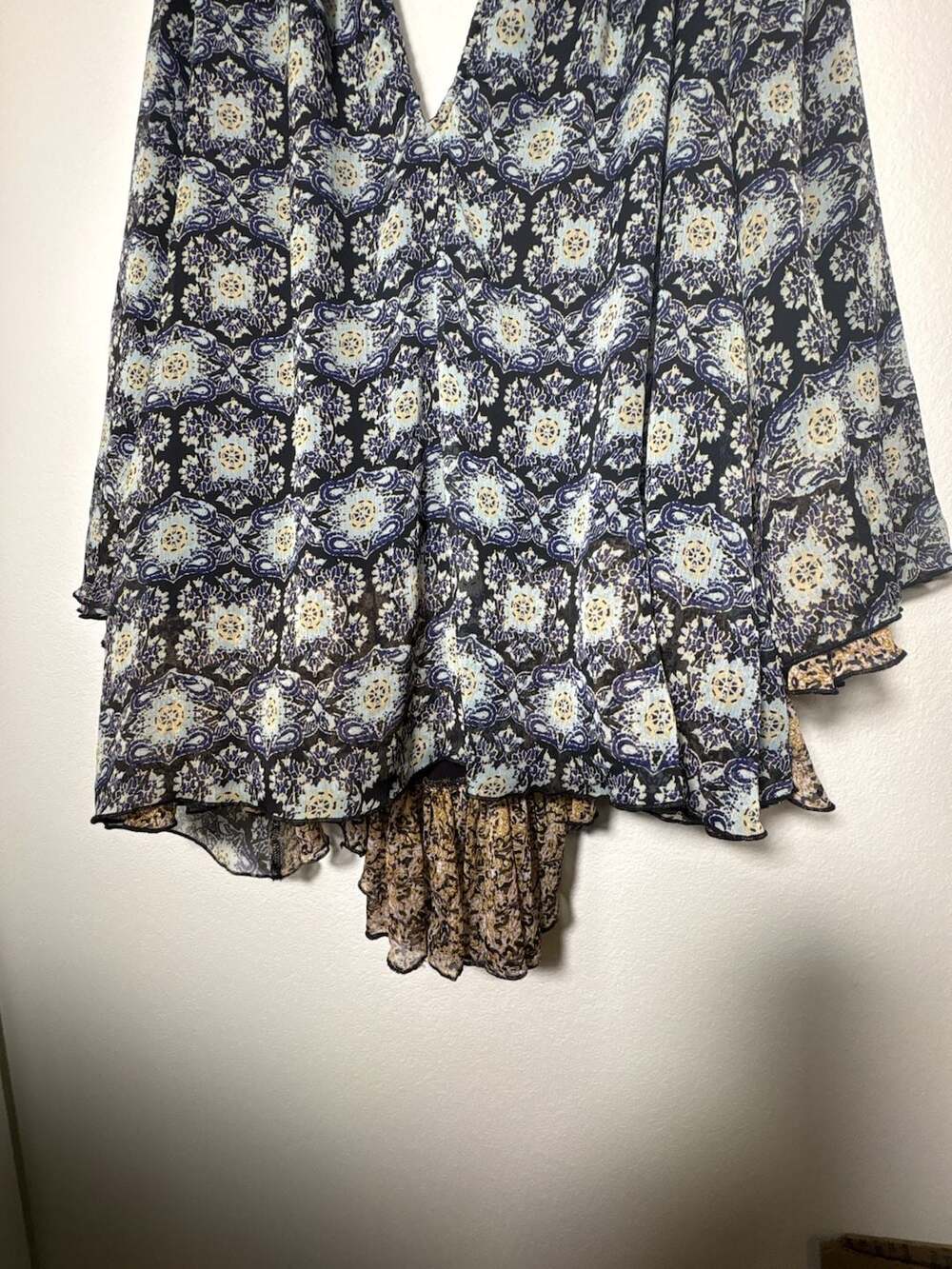 Free People - Picture 3 of 11